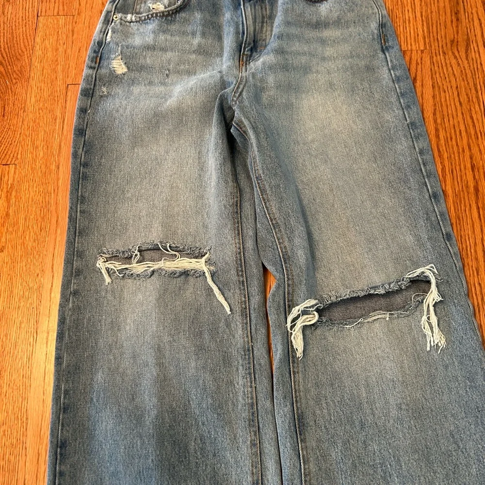 Pull&Bear Boyfriend Jeans, Distressed and Ripped Detail, High Waist, Size 4 / 25 - Picture 6 of 15